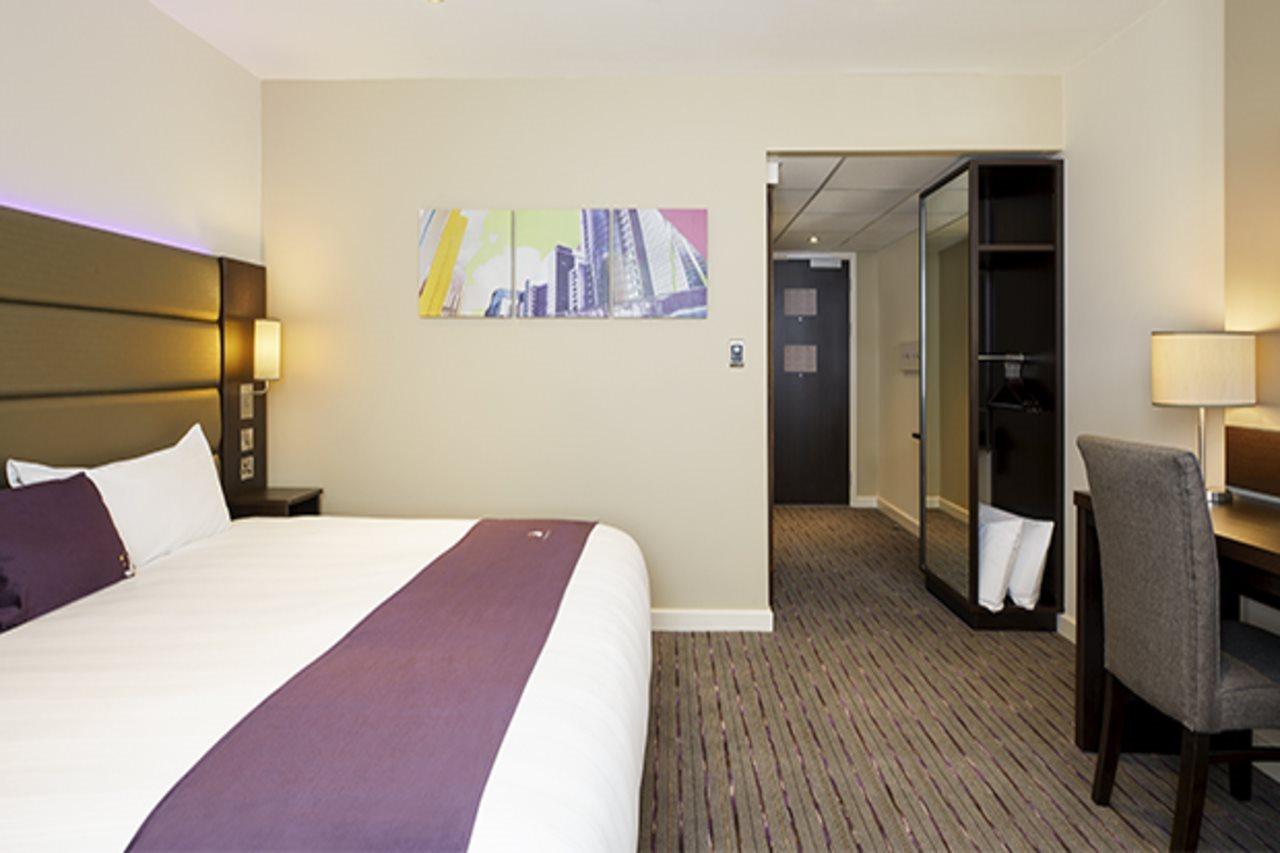 Premier Inn London Woolwich Extérieur photo