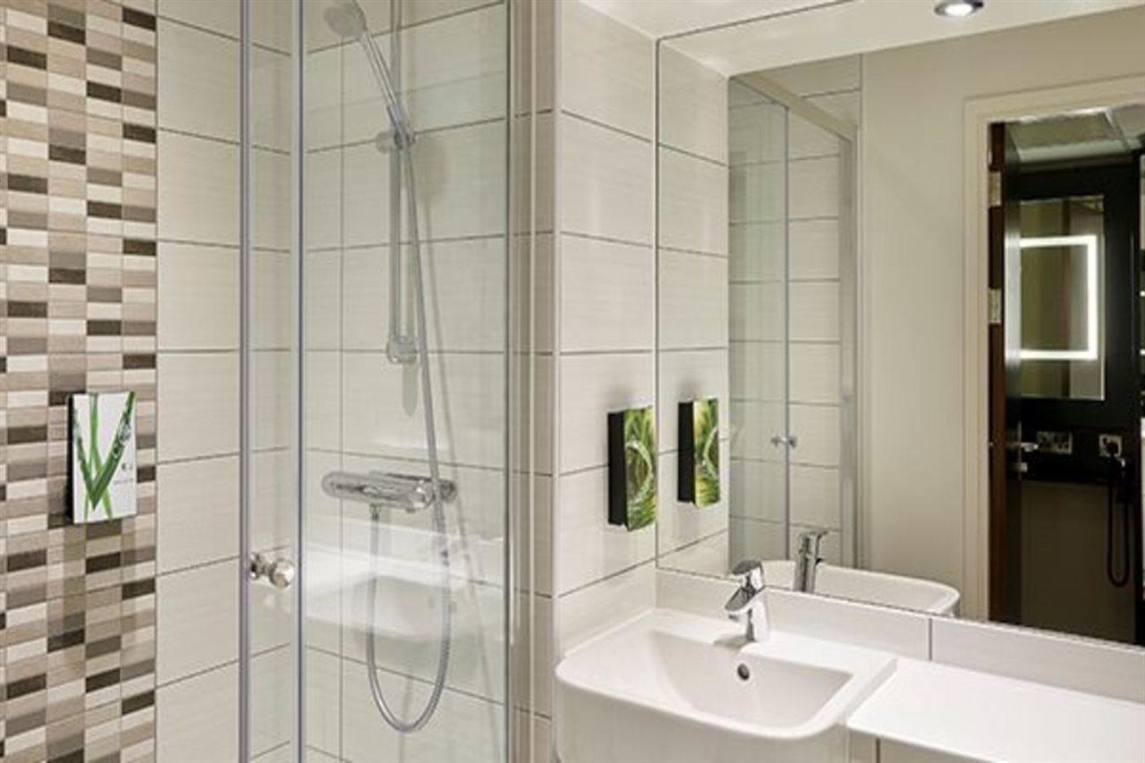 Premier Inn London Woolwich Extérieur photo