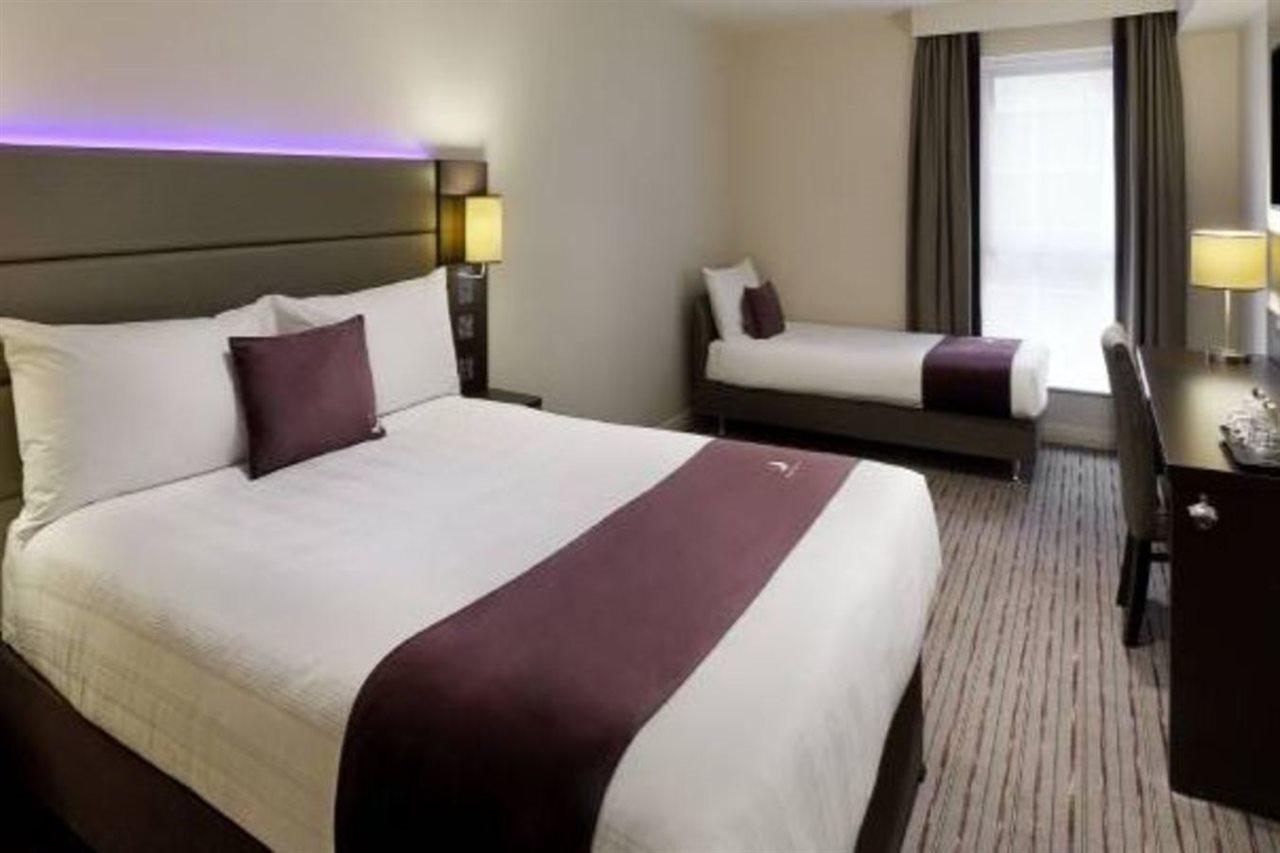 Premier Inn London Woolwich Extérieur photo
