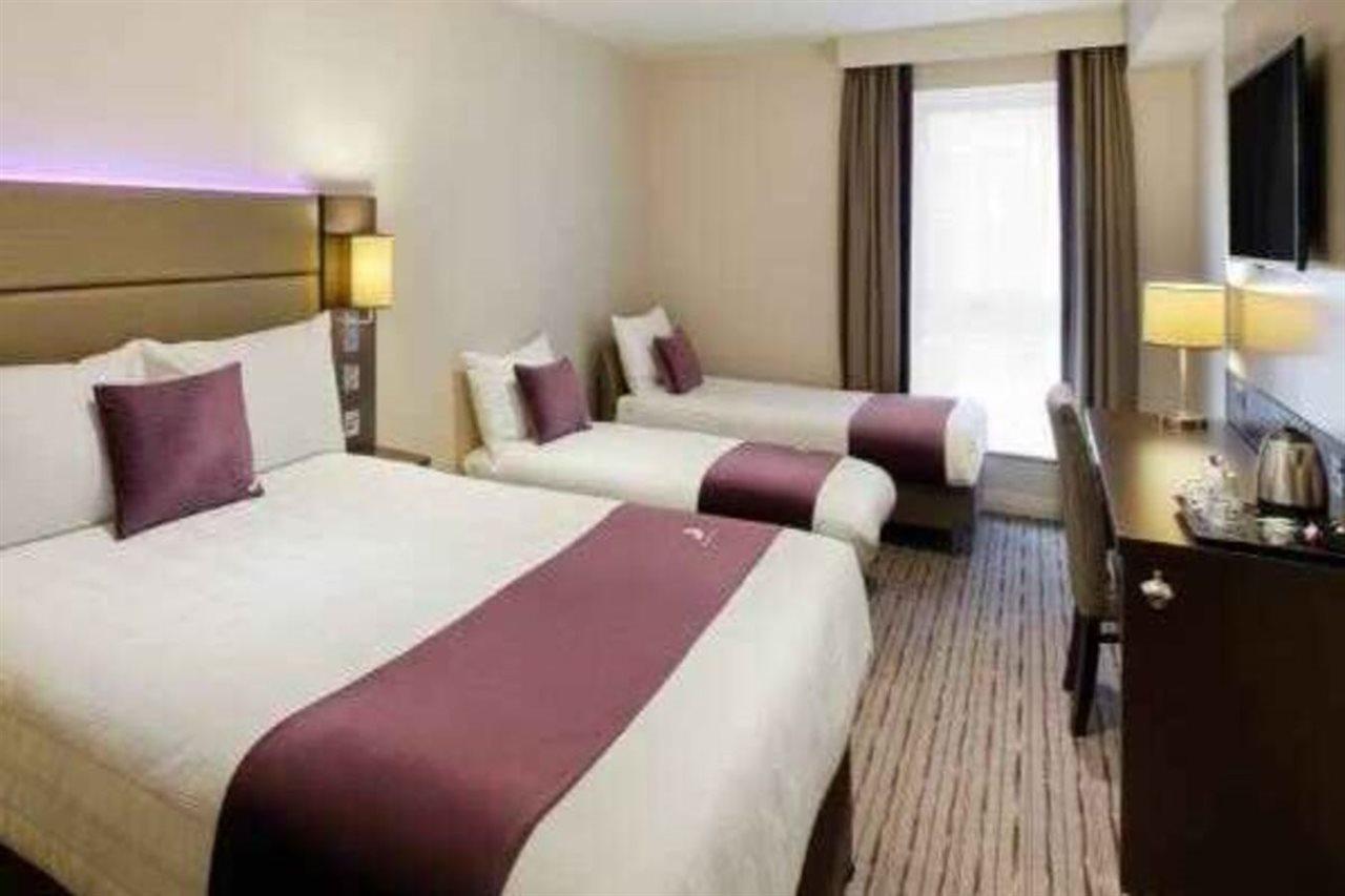 Premier Inn London Woolwich Extérieur photo